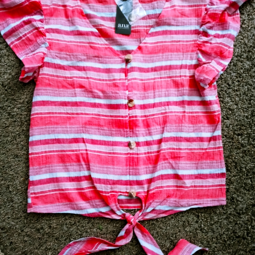 Ana front tie. Blouse size M